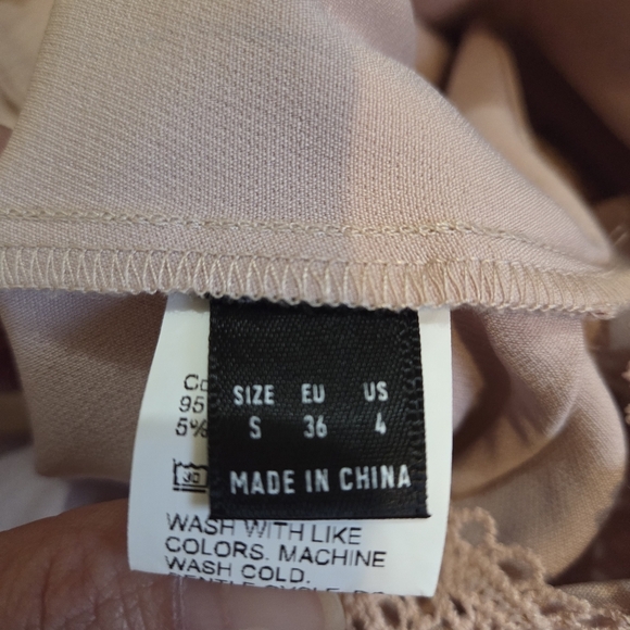 Shein Contrast Lace Scallop Trim Pink Jumpsuit Romper size Small Spring Summer - Picture 6 of 8